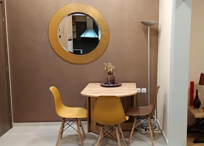 στο κέντρο της θήβας Διαμέρισμα *